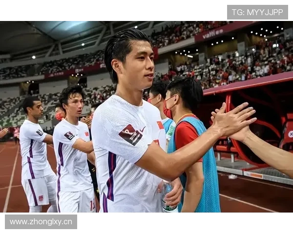 麦克伯恩在英超赛季中表现稳健,持续受到媒体和球迷关注 麦克伯恩在英超赛季中表现稳健,持续受到媒体和球迷关注