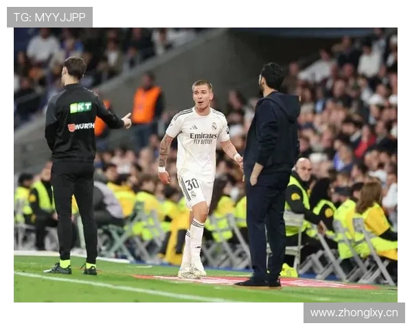 克罗斯离队后,皇马中场控制力下滑,赛季走势面临考验 克罗斯离队后,皇马中场控制力下滑,赛季走势面临考验